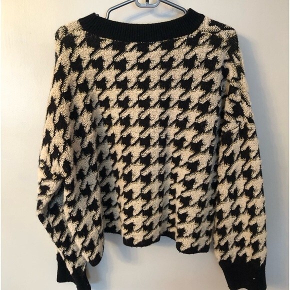 MAX STUDIO size Large black and cream 
Houndstooth Pattern Boxy cropped Sweater - Picture 5 of 7